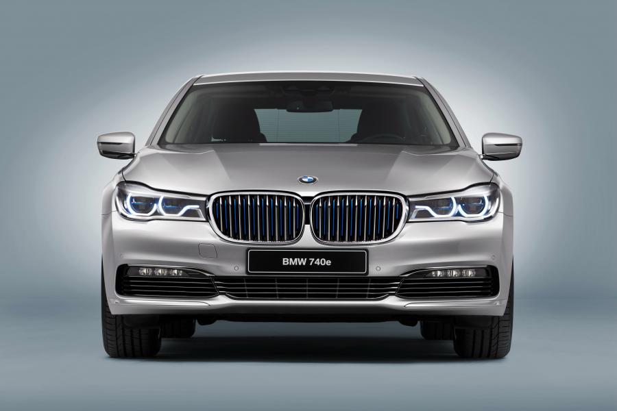  BMW 740e iPerformance (G11) 2016 года  (WW) (фото 13 из 17)